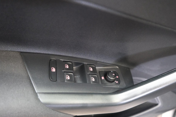 Volkswagen Polo 1.0 TSI Comfortline Automaat - N.A.P. Airco, Navi, Cruise, PDC.