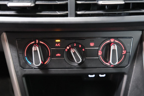 Volkswagen Polo 1.0 TSI Comfortline Automaat - N.A.P. Airco, Navi, Cruise, PDC.