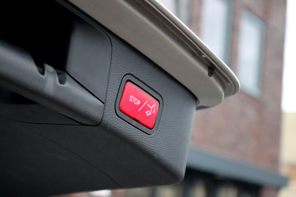 Mercedes-Benz C-Klasse Estate 220 d Premium+ AMG Line | Camera | Trekhaak | Multibeam LED | Standverwarming | Nightpakket | Stoelverwarming | Elektrische Achterklep |