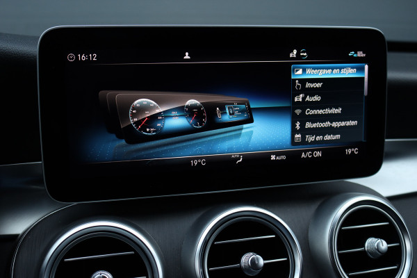 Mercedes-Benz C-Klasse Estate 220 d Premium+ AMG Line | Camera | Trekhaak | Multibeam LED | Standverwarming | Nightpakket | Stoelverwarming | Elektrische Achterklep |