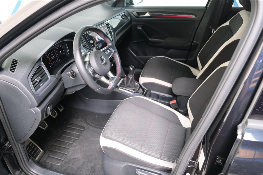 Volkswagen T-Roc 1.0 TSI Sport - N.A.P. Airco, Cruise, Navi, PDC.