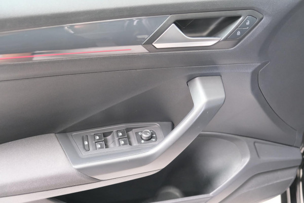 Volkswagen T-Roc 1.0 TSI Sport - N.A.P. Airco, Cruise, Navi, PDC.