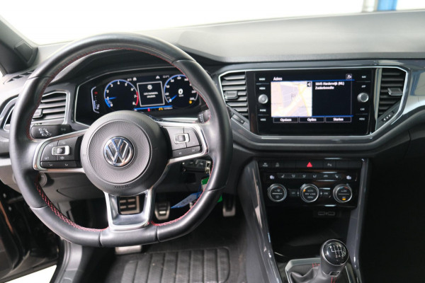 Volkswagen T-Roc 1.0 TSI Sport - N.A.P. Airco, Cruise, Navi, PDC.