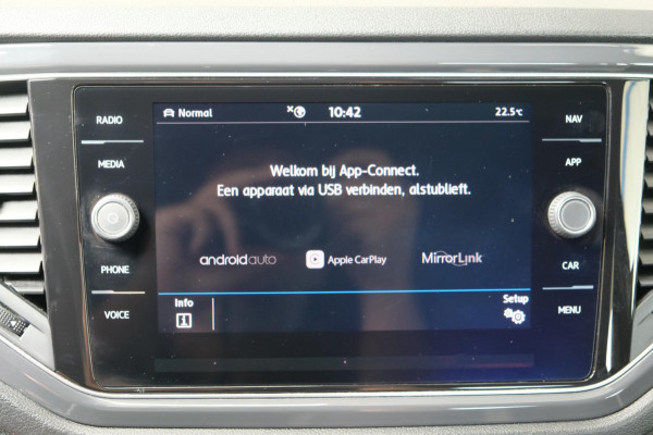 Volkswagen T-Roc 1.0 TSI Sport - N.A.P. Airco, Cruise, Navi, PDC.