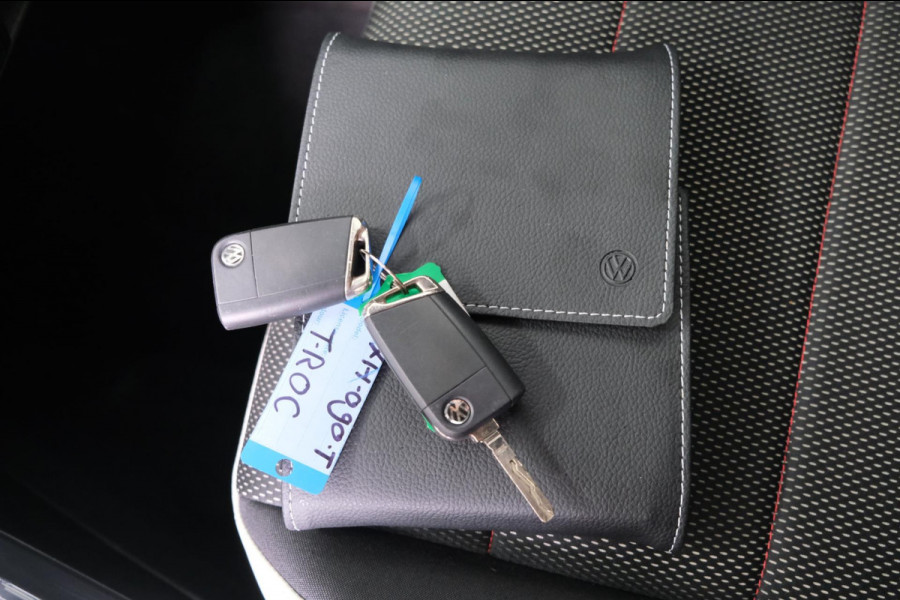 Volkswagen T-Roc 1.0 TSI Sport - N.A.P. Airco, Cruise, Navi, PDC.