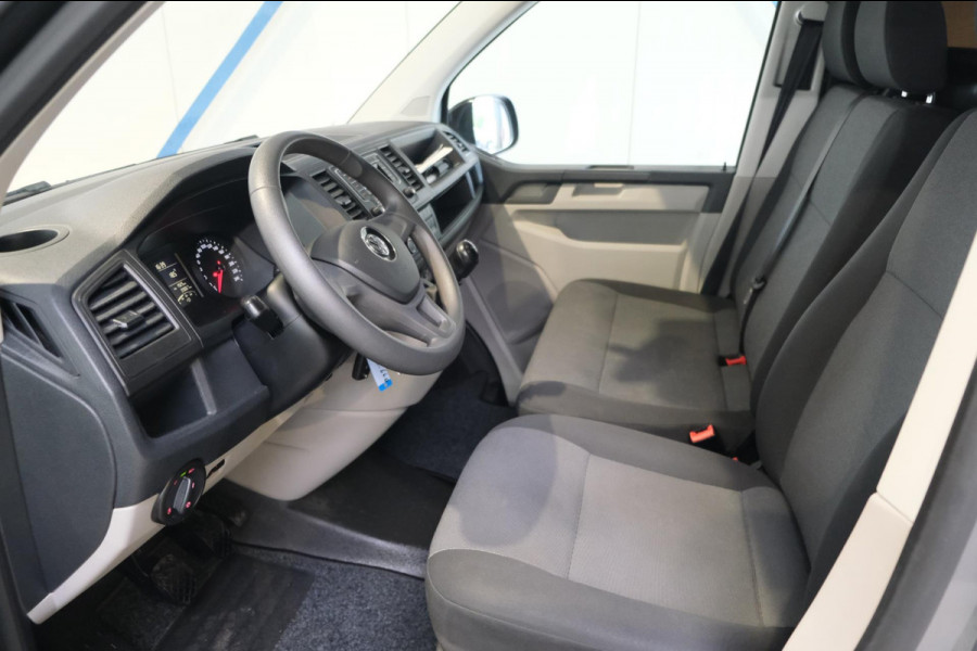 Volkswagen Transporter 2.0 TDI L2H1 150 PK - Airco, Trekhaak.