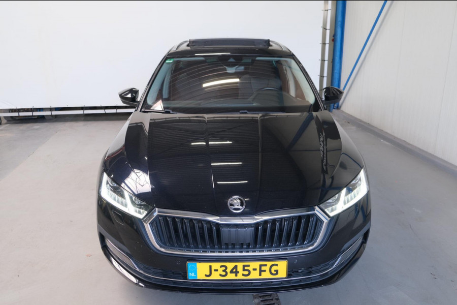 Škoda Octavia Combi 1.5 TSI First Edition - N.A.P. Airco, Cruise, Navi, PDC, Pano dak.