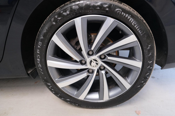 Škoda Octavia Combi 1.5 TSI First Edition - N.A.P. Airco, Cruise, Navi, PDC, Pano dak.