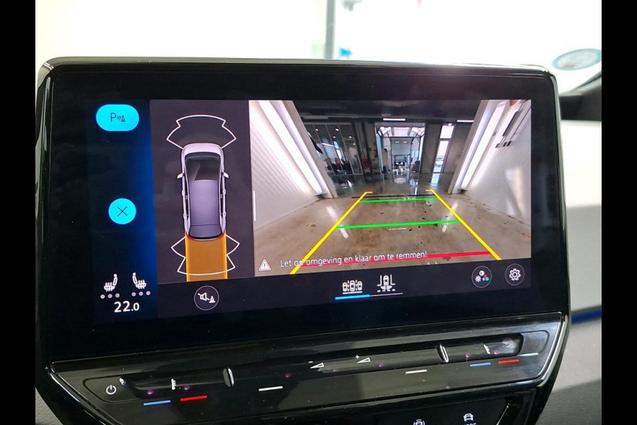 Volkswagen ID.3 Business 58 kWh Navigatie Apple Carplay/Android Auto Camera Parkeersensoren Adaptive Cruise Control Stoel- en stuurverwarming Lichtmetalen velgen Climate Control