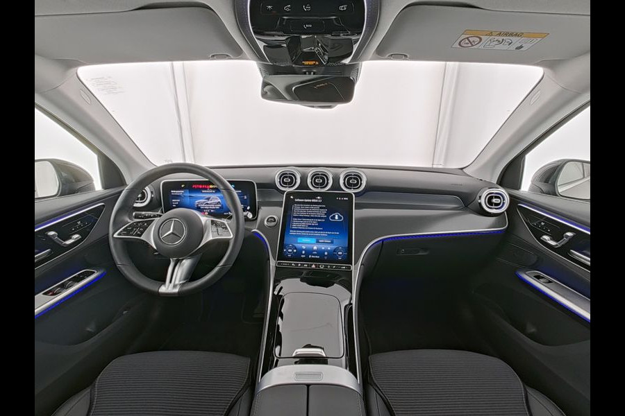 Mercedes-Benz GLC 300 e 4MATIC Plug-In Hybride Trekhaak | Rijassistentiepakket plus | Parkeerpakket met 360°-camera | Memory Voorstoelen | Stoel en Stuurverwarming. Inclusief 24 maanden MB Certified garantie voor Europa.