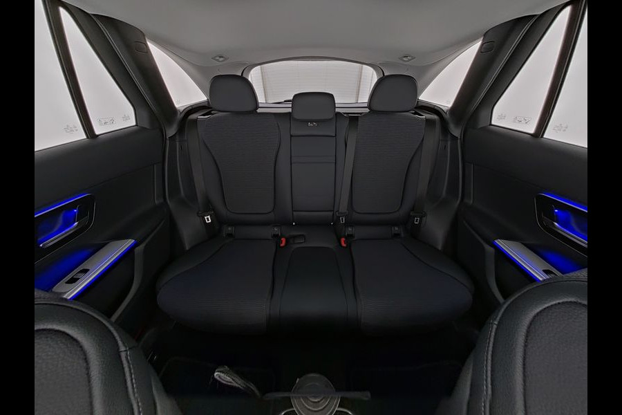 Mercedes-Benz GLC 300 e 4MATIC Plug-In Hybride Trekhaak | Rijassistentiepakket plus | Parkeerpakket met 360°-camera | Memory Voorstoelen | Stoel en Stuurverwarming. Inclusief 24 maanden MB Certified garantie voor Europa.