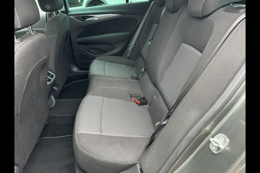 Opel Insignia Sports Tourer 1.5 T Edition Trekhaak / Winterpack / Navipack