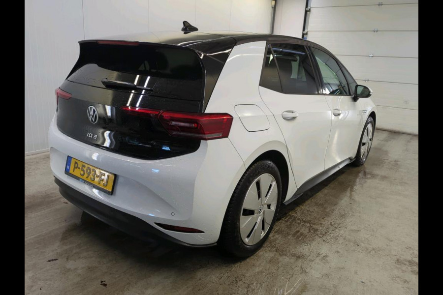 Volkswagen ID.3 Pro 58 kWh Panoramadak Navigatie Apple Carplay/Android Auto Parkeersensoren Adaptive Cruise Control Full LED Matrix Climate Control