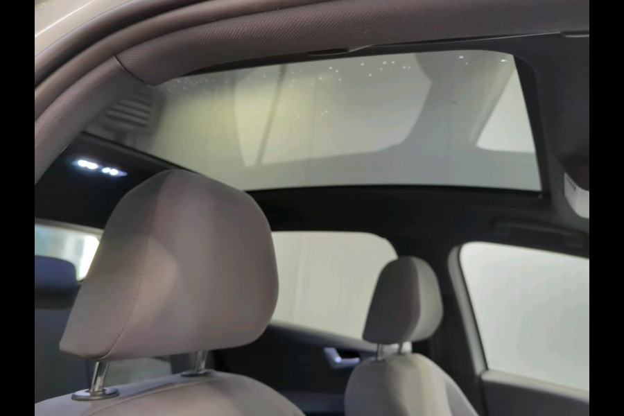 Volkswagen ID.3 Pro 58 kWh Panoramadak Navigatie Apple Carplay/Android Auto Parkeersensoren Adaptive Cruise Control Full LED Matrix Climate Control