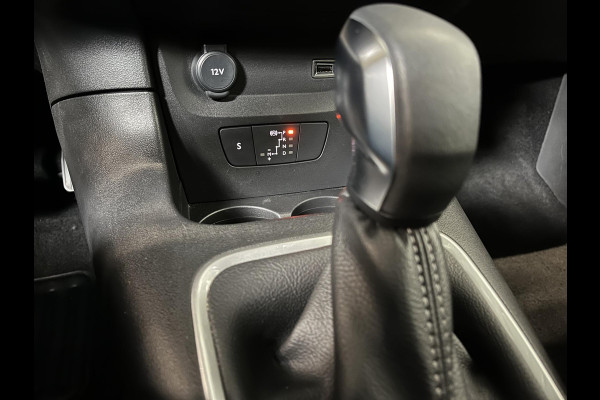 Citroën C3 1.2 PureTech Max Automaat  Airco Navigatie d.m.v.Apple carplay / Android Auto Parksensoren Lichtmetalen Velgen