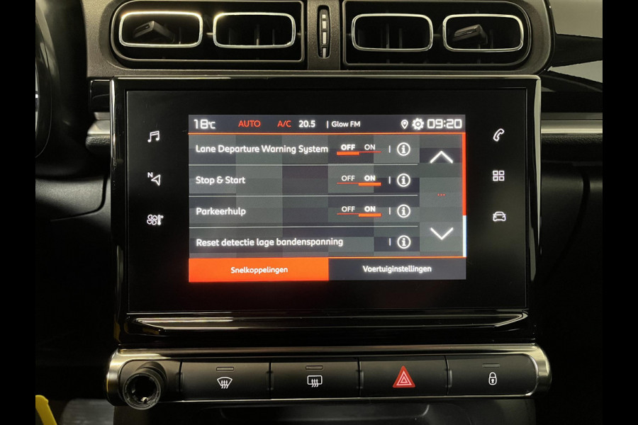 Citroën C3 1.2 PureTech Max Automaat  Airco Navigatie d.m.v.Apple carplay / Android Auto Parksensoren Lichtmetalen Velgen