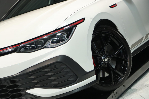 Volkswagen Golf 2.0 TSI GTI Clubsport / PANODAK / KEYLESS / IQ / ACC / CAMERA