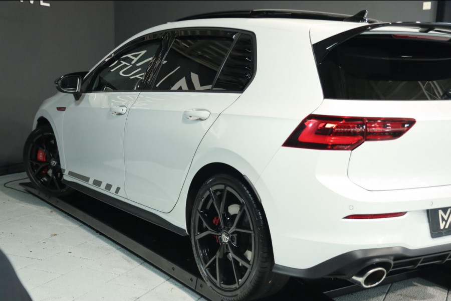 Volkswagen Golf 2.0 TSI GTI Clubsport / PANODAK / KEYLESS / IQ / ACC / CAMERA