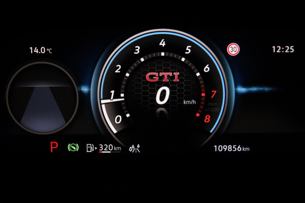 Volkswagen Golf 2.0 TSI GTI Clubsport / PANODAK / KEYLESS / IQ / ACC / CAMERA