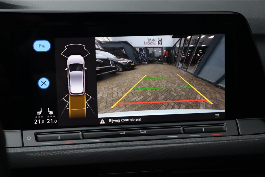 Volkswagen Golf 2.0 TSI GTI Clubsport / PANODAK / KEYLESS / IQ / ACC / CAMERA