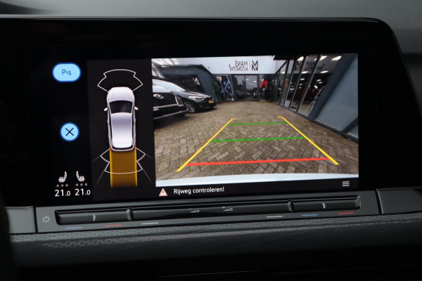 Volkswagen Golf 2.0 TSI GTI Clubsport / PANODAK / KEYLESS / IQ / ACC / CAMERA