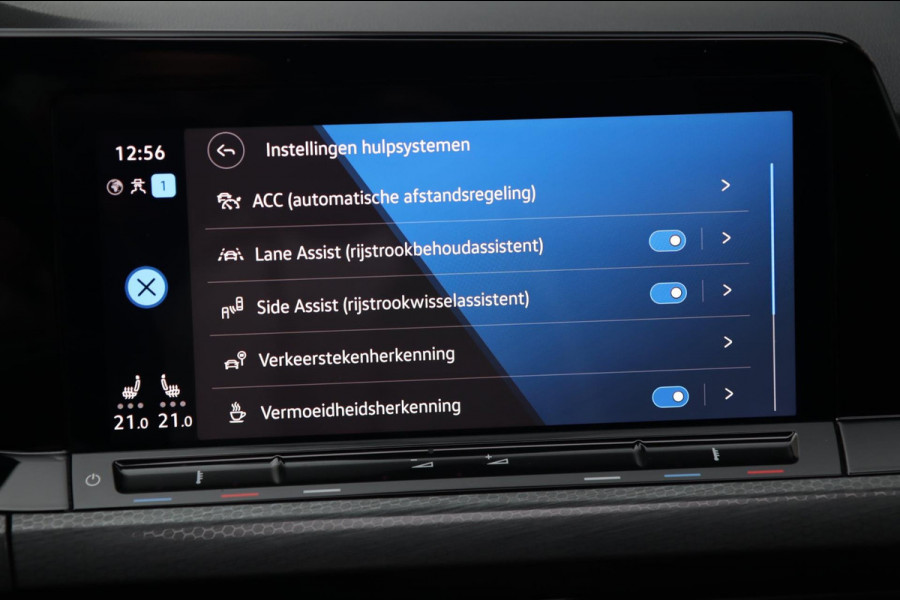 Volkswagen Golf 2.0 TSI GTI Clubsport / PANODAK / KEYLESS / IQ / ACC / CAMERA