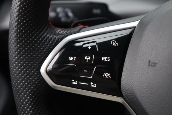 Volkswagen Golf 2.0 TSI GTI Clubsport / PANODAK / KEYLESS / IQ / ACC / CAMERA