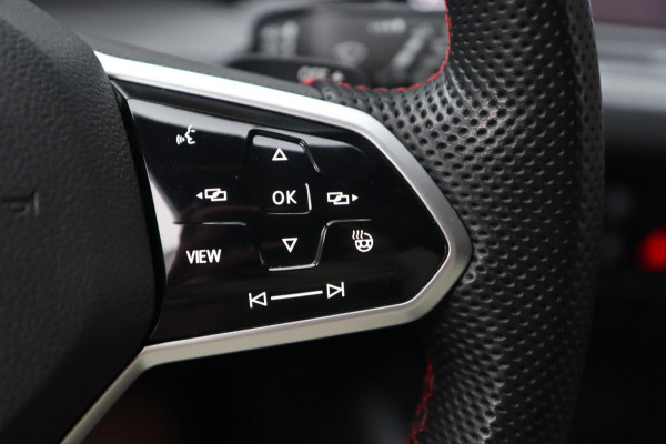 Volkswagen Golf 2.0 TSI GTI Clubsport / PANODAK / KEYLESS / IQ / ACC / CAMERA