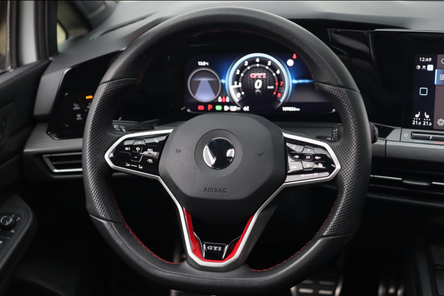 Volkswagen Golf 2.0 TSI GTI Clubsport / PANODAK / KEYLESS / IQ / ACC / CAMERA