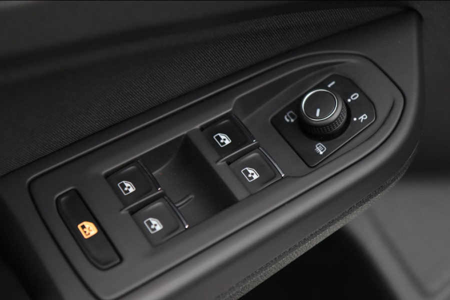 Volkswagen Golf 2.0 TSI GTI Clubsport / PANODAK / KEYLESS / IQ / ACC / CAMERA