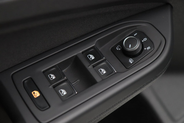 Volkswagen Golf 2.0 TSI GTI Clubsport / PANODAK / KEYLESS / IQ / ACC / CAMERA