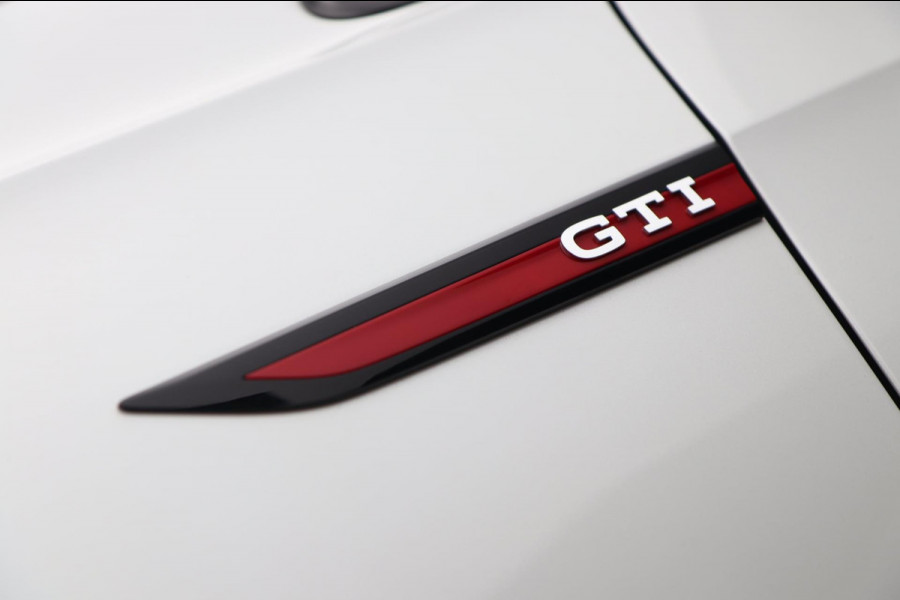 Volkswagen Golf 2.0 TSI GTI Clubsport / PANODAK / KEYLESS / IQ / ACC / CAMERA