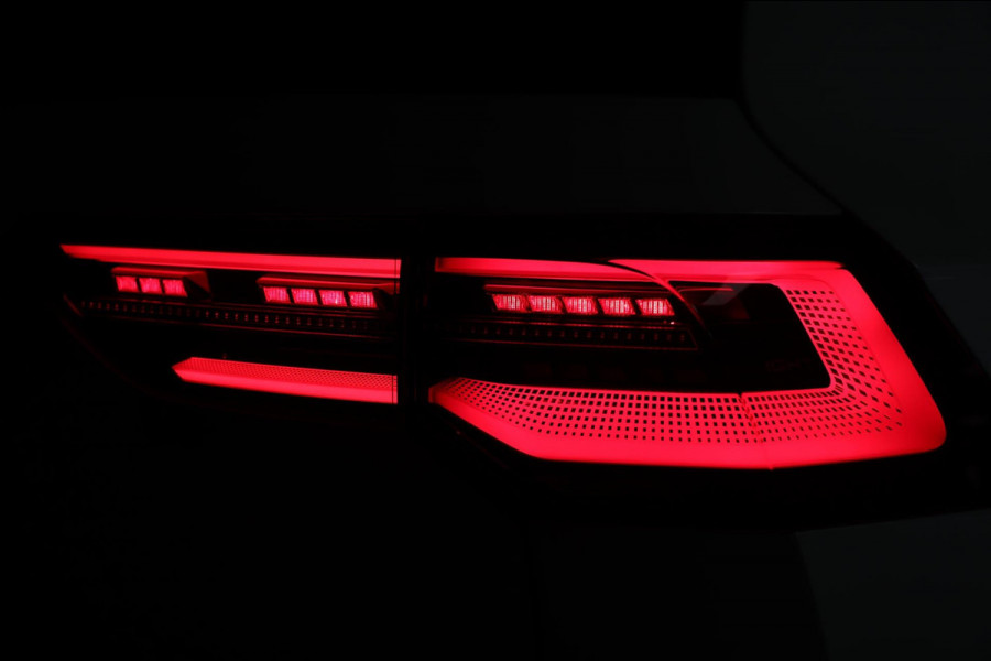 Volkswagen Golf 2.0 TSI GTI Clubsport / PANODAK / KEYLESS / IQ / ACC / CAMERA