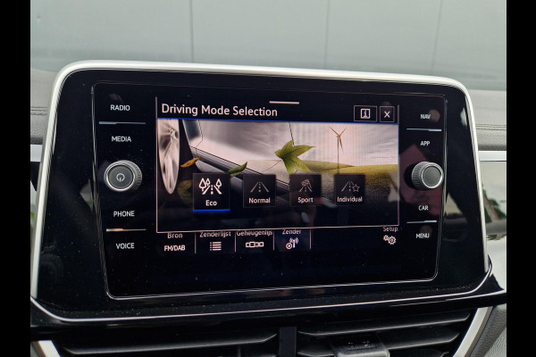 Volkswagen T-Roc 2.0 TDI DSG 150PK R-Line /IQ Light /IQ Drive /1e eigenaar