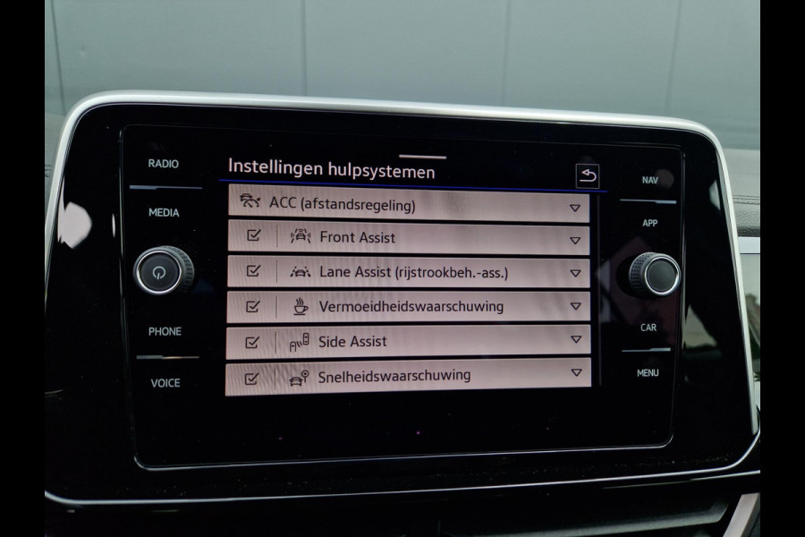 Volkswagen T-Roc 2.0 TDI DSG 150PK R-Line /IQ Light /IQ Drive /1e eigenaar