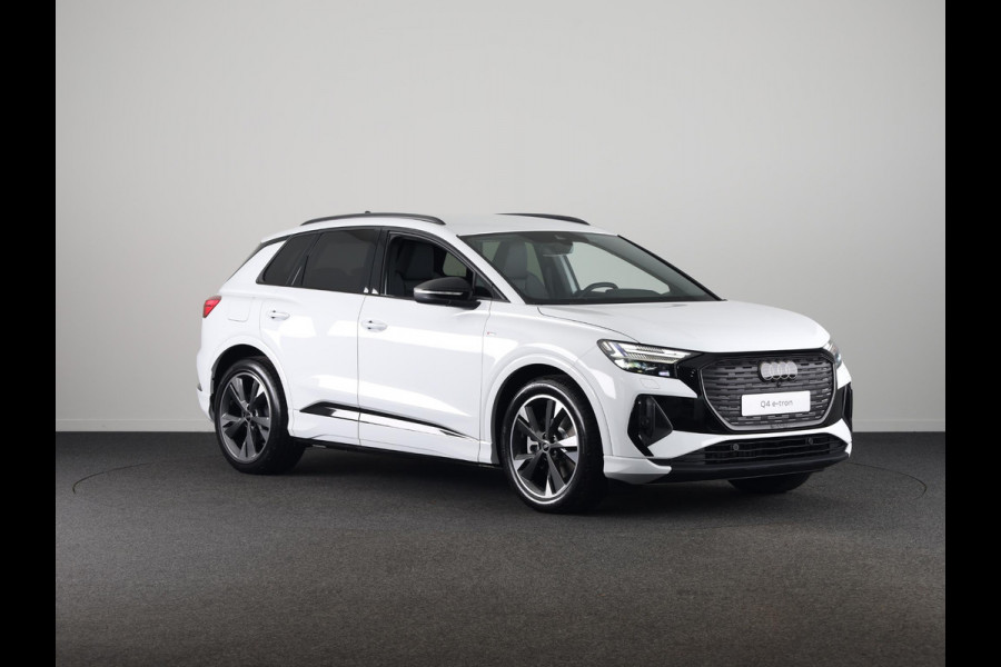 Audi Q4 e-tron 45 S edition Competition e-tron 82 kWh 286 pk | Assistentiepakket plus | Comfortpakket plus | Ambient verlichting | Optiekpakket zwart plus |