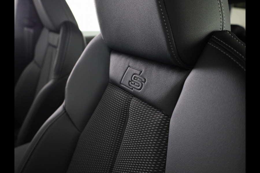 Audi Q4 e-tron 45 S edition Competition e-tron 82 kWh 286 pk | Assistentiepakket plus | Comfortpakket plus | Ambient verlichting | Optiekpakket zwart plus |