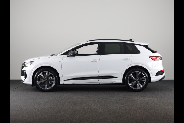 Audi Q4 e-tron 45 S edition Competition e-tron 82 kWh 286 pk | Assistentiepakket plus | Comfortpakket plus | Ambient verlichting | Optiekpakket zwart plus |