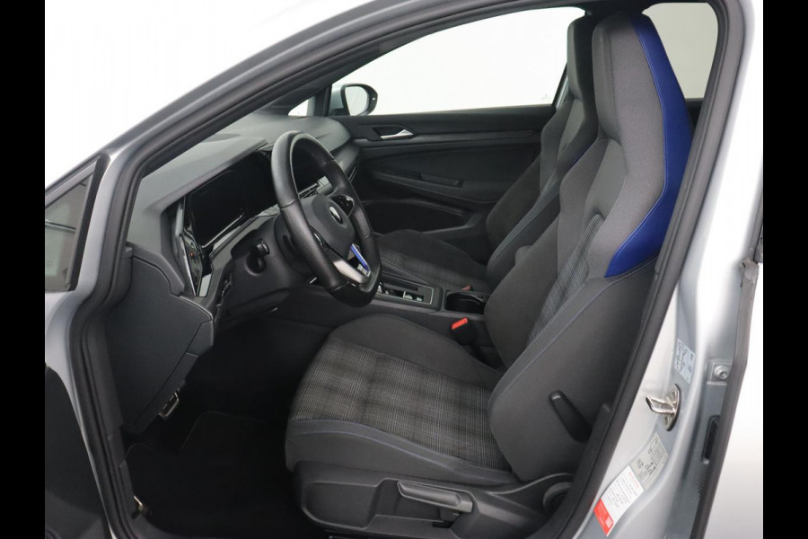 Volkswagen Golf 1.4 eHybrid GTE | Stoelverarming | Trekhaak | Carplay | Adaptive cruise | 18'' | Sportstoelen | Navigatie | Sfeerverlichting | Climate control | Parkeerhulp | PHEV | Plug In