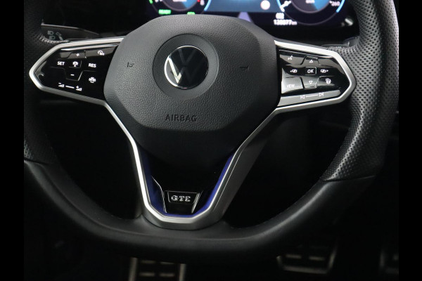 Volkswagen Golf 1.4 eHybrid GTE | Stoelverarming | Trekhaak | Carplay | Adaptive cruise | 18'' | Sportstoelen | Navigatie | Sfeerverlichting | Climate control | Parkeerhulp | PHEV | Plug In