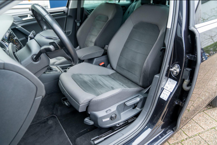 Volkswagen Golf Variant 1.5 TSI DSG Highline Business |Prijs rijklaar incl 12 mnd garantie|Trekhaak Winterpakket Navi Blindspot