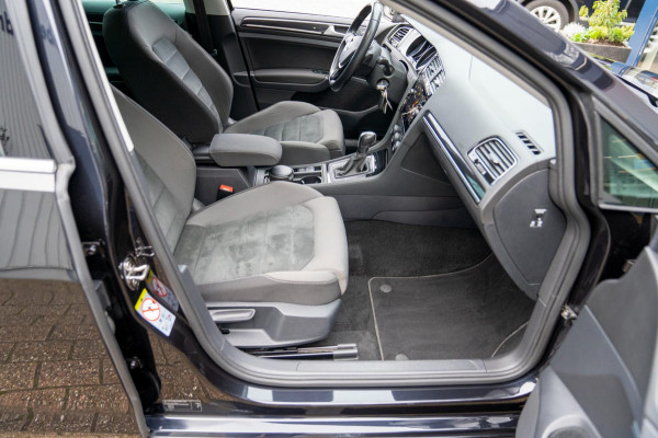 Volkswagen Golf Variant 1.5 TSI DSG Highline Business |Prijs rijklaar incl 12 mnd garantie|Trekhaak Winterpakket Navi Blindspot