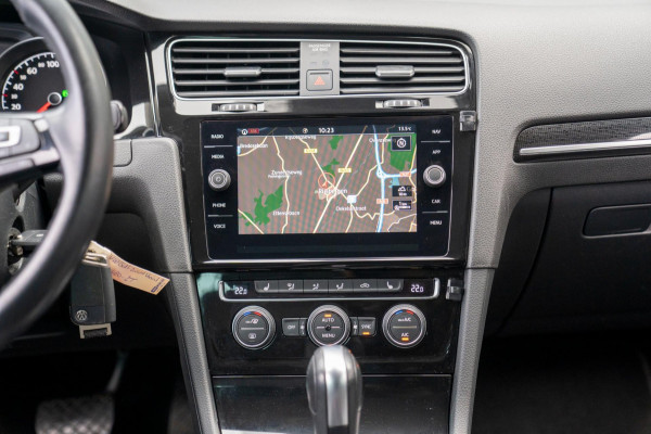Volkswagen Golf Variant 1.5 TSI DSG Highline Business |Prijs rijklaar incl 12 mnd garantie|Trekhaak Winterpakket Navi Blindspot