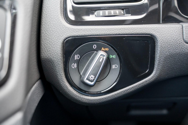 Volkswagen Golf Variant 1.5 TSI DSG Highline Business |Prijs rijklaar incl 12 mnd garantie|Trekhaak Winterpakket Navi Blindspot