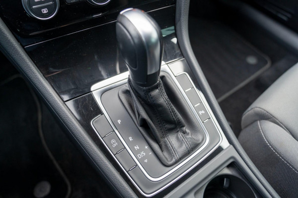 Volkswagen Golf Variant 1.5 TSI DSG Highline Business |Prijs rijklaar incl 12 mnd garantie|Trekhaak Winterpakket Navi Blindspot