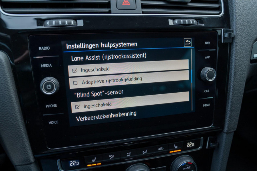 Volkswagen Golf Variant 1.5 TSI DSG Highline Business |Prijs rijklaar incl 12 mnd garantie|Trekhaak Winterpakket Navi Blindspot