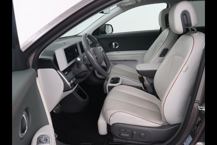 Hyundai IONIQ 5 Lounge 73kWh | Panoramadak | Stoelventilatie | Leder | Head-Up | Warmtepomp | 360 Camera | Achterbankverwarming | Adaptive cruise | Navigatie | Full LED | Carplay
