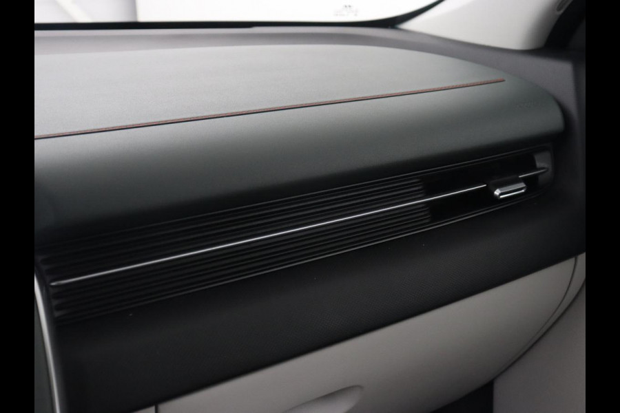 Hyundai IONIQ 5 Lounge 73kWh | Panoramadak | Stoelventilatie | Leder | Head-Up | Warmtepomp | 360 Camera | Achterbankverwarming | Adaptive cruise | Navigatie | Full LED | Carplay
