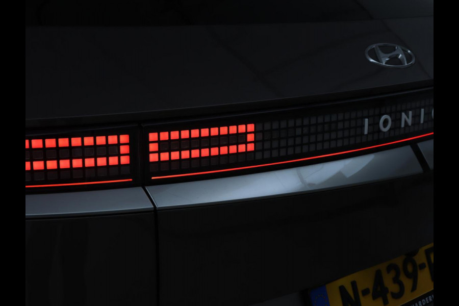 Hyundai IONIQ 5 Lounge 73kWh | Panoramadak | Stoelventilatie | Leder | Head-Up | Warmtepomp | 360 Camera | Achterbankverwarming | Adaptive cruise | Navigatie | Full LED | Carplay