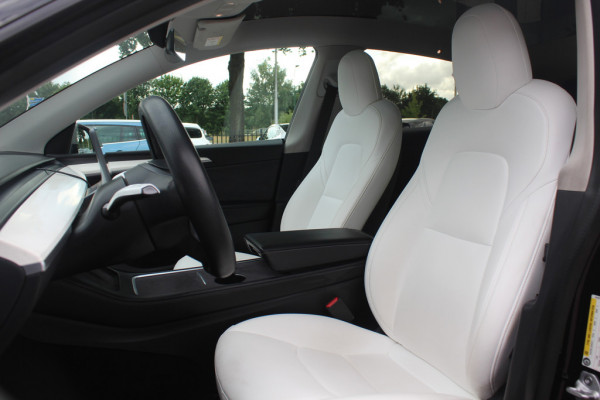 Tesla Model Y Performance AWD 75 kWh / Trekhaak / Autopilot / Panoramadak / Camera / 21'' / Keyless / Leder / Dodehoek / Navigatie / Stoelverwarming